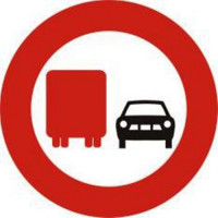 Biển báo cấm xe ô tô tải vượt