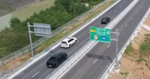 Nhường đường trên cao tốc: Nhanh chóng, an toàn và chuẩn luật