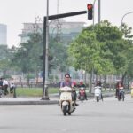 Ngã tư Minh Khai – Bạch Mai: Có đèn tín hiệu, giao thông vẫn xung đột và hỗn loạn
