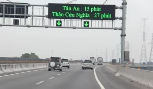 Hệ thống biển báo điện tử trên cao tốc TP. Hồ Chí Minh - Trung Lương được điều khiển bằng hệ thông giao thông thông minh