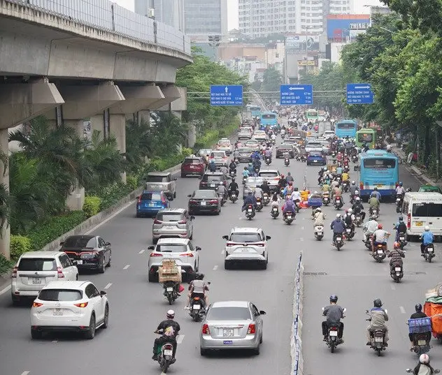 Hà Nội thí điểm phân làn phương tiện bằng dải phân cách cứng trên đường Nguyễn Trãi từ tháng 8-2022