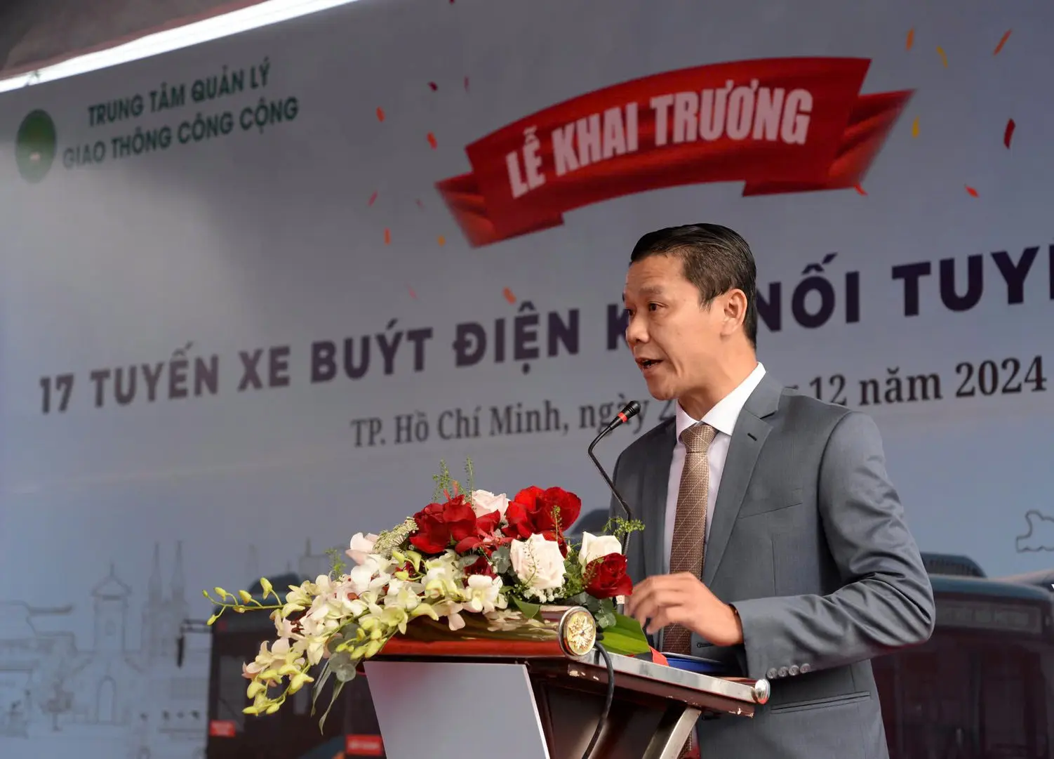 Ông Đào Viết Ánh – đại diện đơn vị trúng thầu 17 tuyến xe buýt kết nối với metro số 1 phát biểu