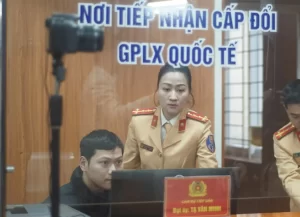 Ngày đầu Công an Hà Nội cấp đổi GPLX: Chỉ 10 – 15 phút